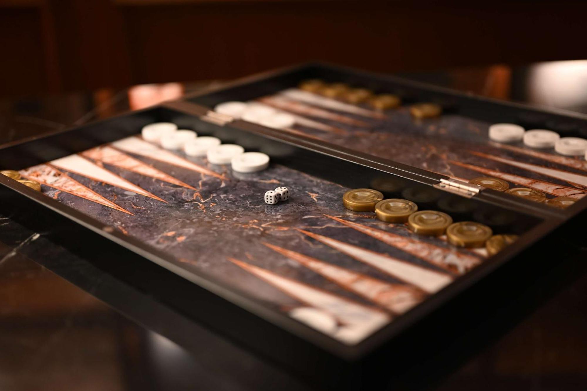 Mansard Riyadh, A Radisson Collection Hotel Kültér fotó A backgammon board