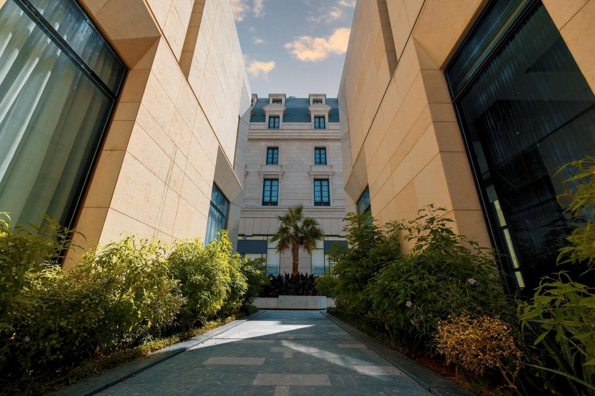 Mansard Riyadh, A Radisson Collection Hotel Kültér fotó The courtyard of the museum